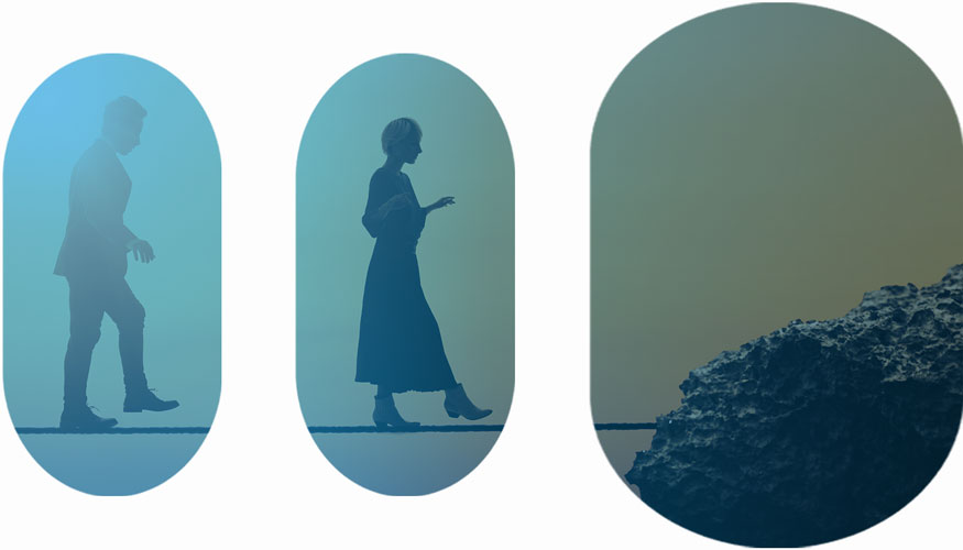 Personas caminando hacia un objetivo, simbolizando el compromiso y profesionalismo en consultoría CRM especializada en Salesforce